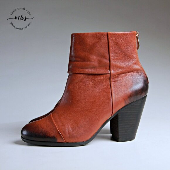 Vince Camuto Hadley Leather Heel Ankle Boots Brown Women 8 - Picture 3 of 13